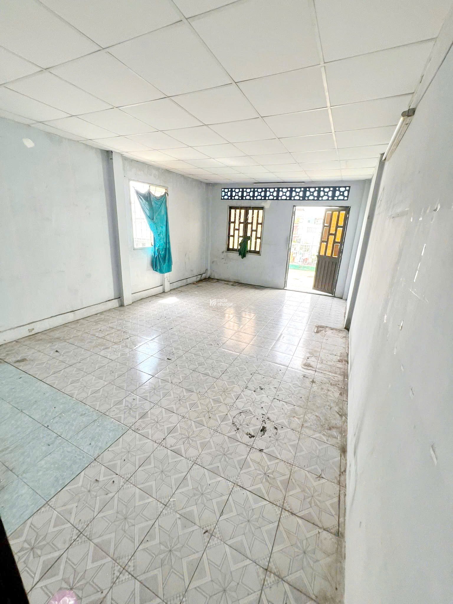 Bán nhà 2 lầu mặt tiền KD đường Nguyễn Biểu Phường 1 Quận 5