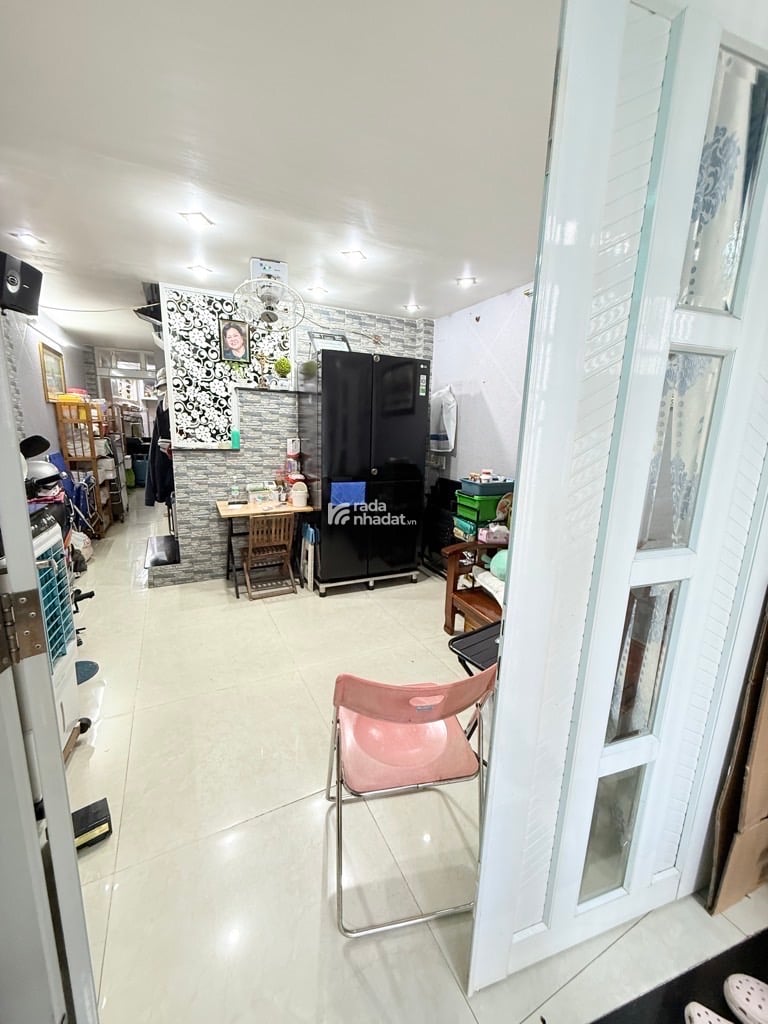 sát mặt tiền - giáp Q.5, Q.6, Q.10- Thuận tiện di chuyển ra các tuyến đường huyết mạch Hồng Bàng - 