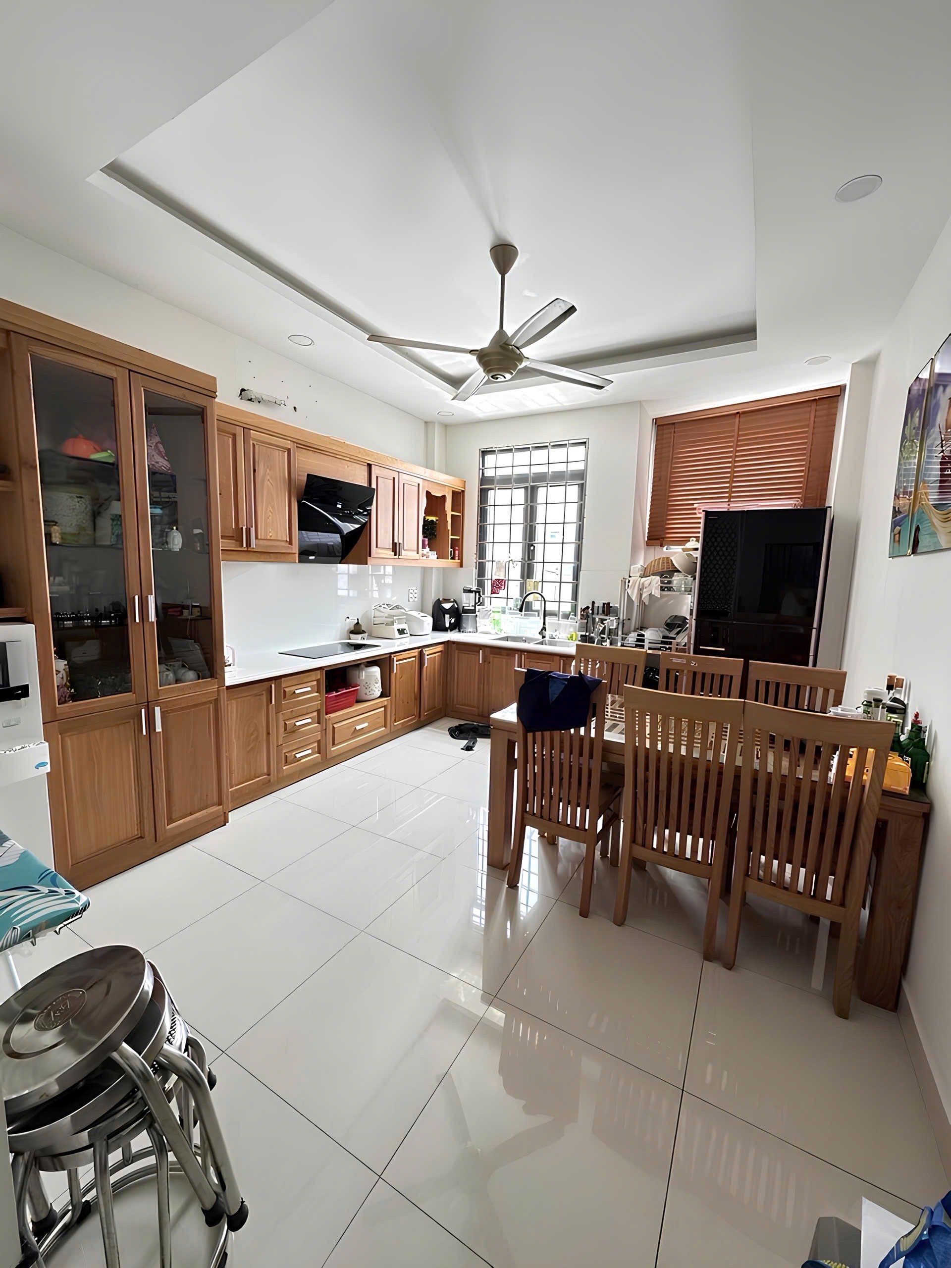 Đường Xe Hơi - DT: 4x15 (60m2) - Cạnh Đầm Sen - Nhà Đúc 4 Tầng - Chỉ 7tỷ xíu