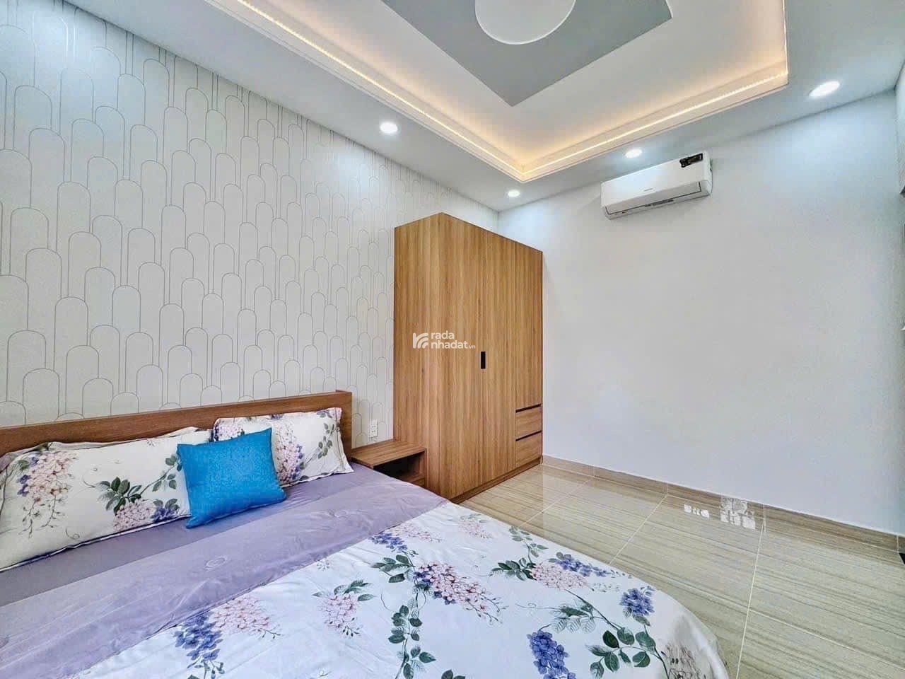 Chú Bảy bán nhà Trần Não P.Bình An Q2 giá 3tỷ550tr DT 57.5m2, đang cho thuê 12tr/tháng. Sổ sẵn