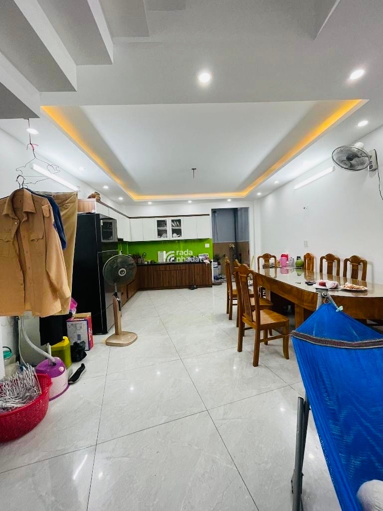 Bán Nhà MT Tỉnh Lộ 10 84m2 2 Lầu Chỉ 8 Tỷ 