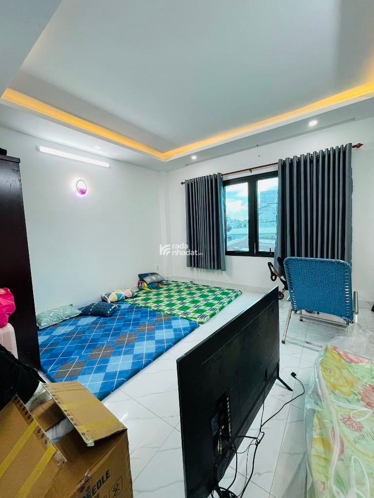 Bán Nhà MT Tỉnh Lộ 10 84m2 2 Lầu Chỉ 8 Tỷ 