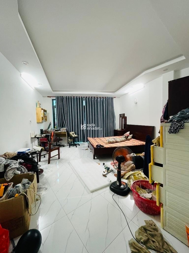 Bán Nhà MT Tỉnh Lộ 10 84m2 2 Lầu Chỉ 8 Tỷ 