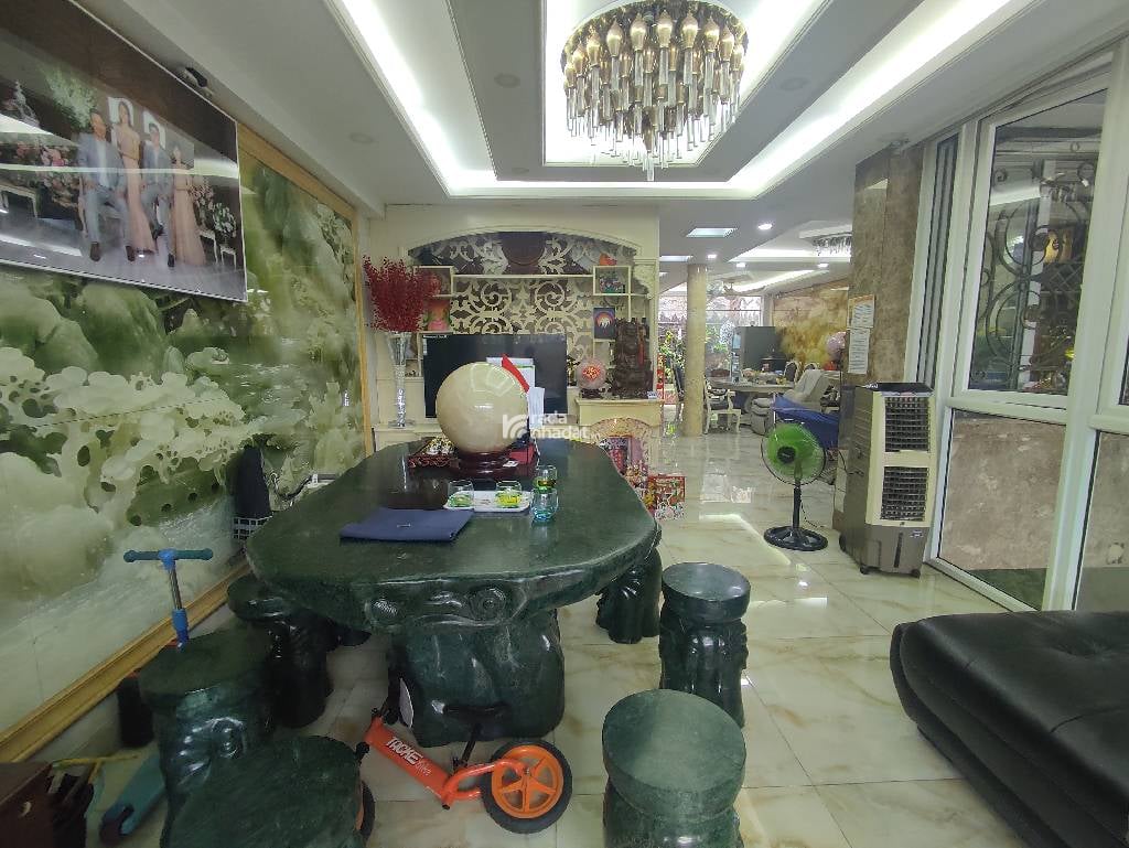 BIỆT THỰ CÓ HẦM - ĐƯỜNG SỐ 46 TÂN PHONG, QUẬN 7-DIỆN TÍCH 7 X 18M- GIÁ 28 TỶ