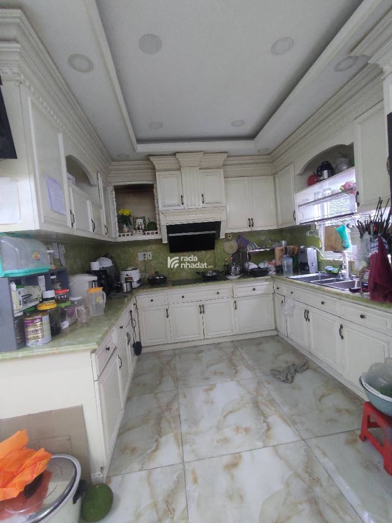 BIỆT THỰ CÓ HẦM - ĐƯỜNG SỐ 46 TÂN PHONG, QUẬN 7-DIỆN TÍCH 7 X 18M- GIÁ 28 TỶ