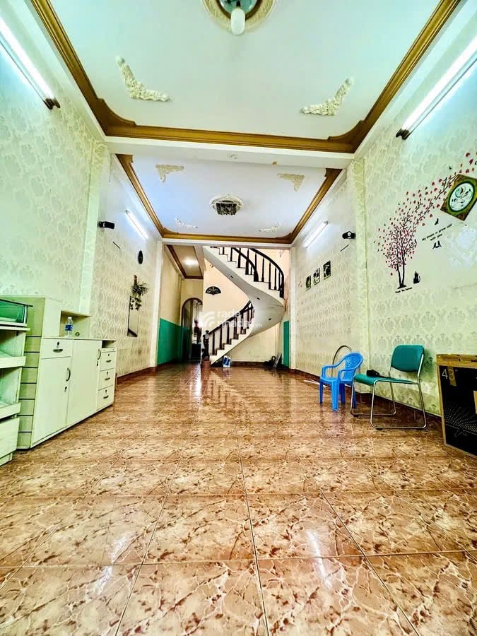 BÁN NHÀ 3 TẦNG NGUYỄN HỒNG ĐÀO - 91M2 - HẺM XE HƠI - CÁCH MẶT TIỀN CHỈ 30M - CHỈ 10.5 TỶ TL
