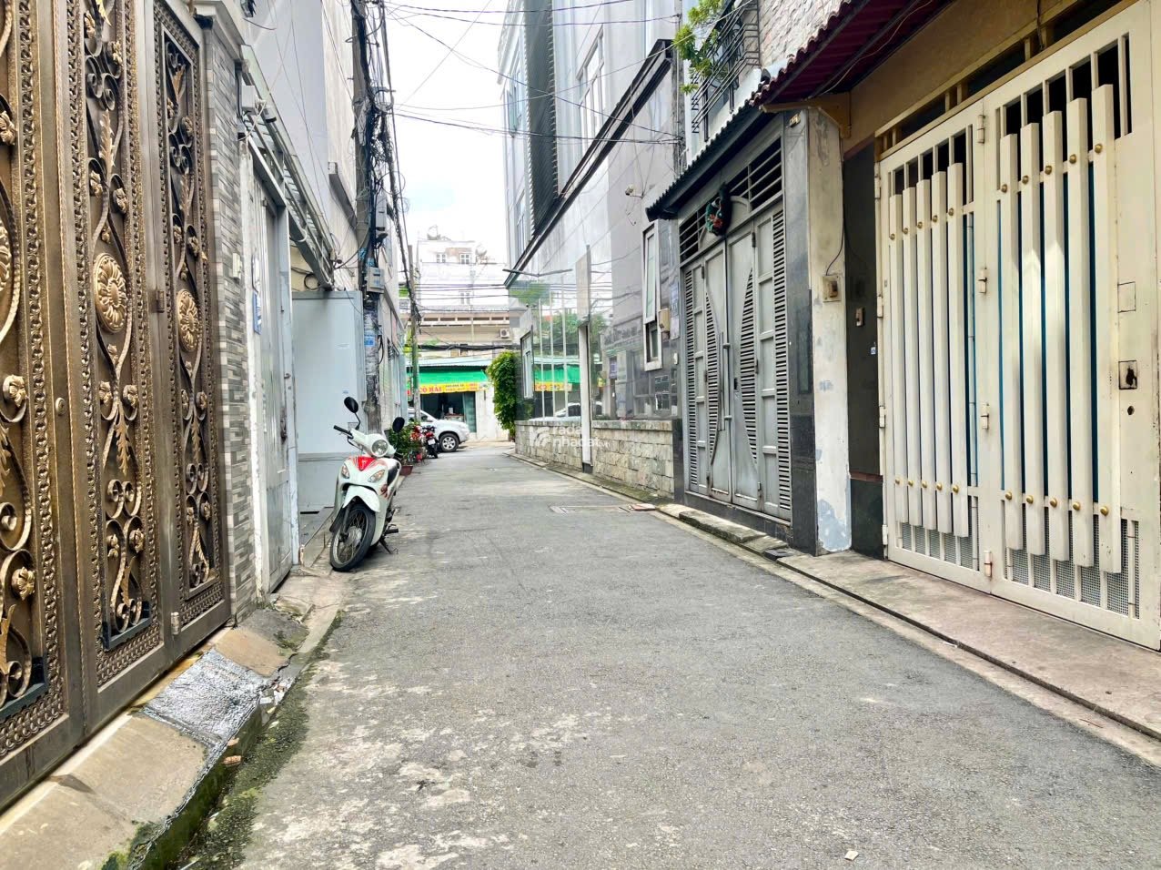 BÁN NHÀ 3 TẦNG NGUYỄN HỒNG ĐÀO - 91M2 - HẺM XE HƠI - CÁCH MẶT TIỀN CHỈ 30M - CHỈ 10.5 TỶ TL