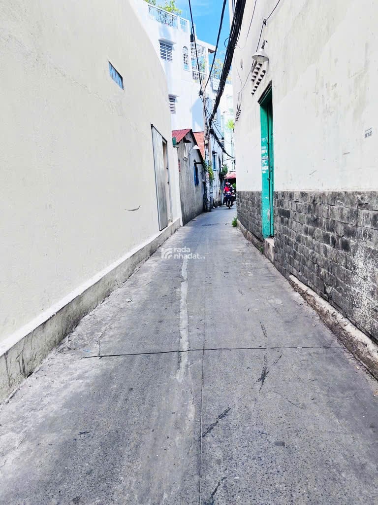  NỀN NHÀ CŨ, TIỆN XÂY MỚI, KHU DÂN CƯ HIỆN HỮU  ,CAO XUÂN DỤC,PHONG PHÚ XÓM CỦI CHỈ HƠN 1 TỶ.