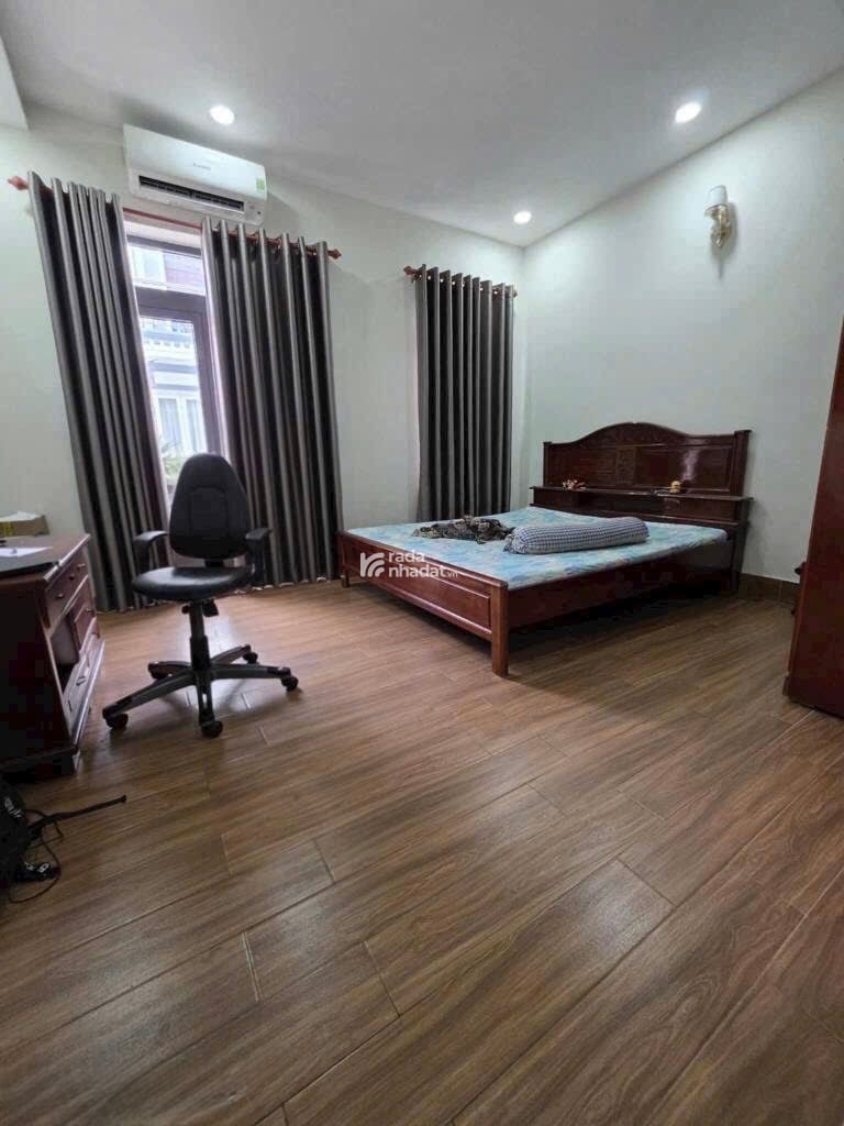 Bán Gấp Nhà Mặt Tiền KD, 4Tầng ST 7PN, 5x18m, Ngay Lê Văn Quới, Ngã Tư 4Xã, Q. Bình Tân.