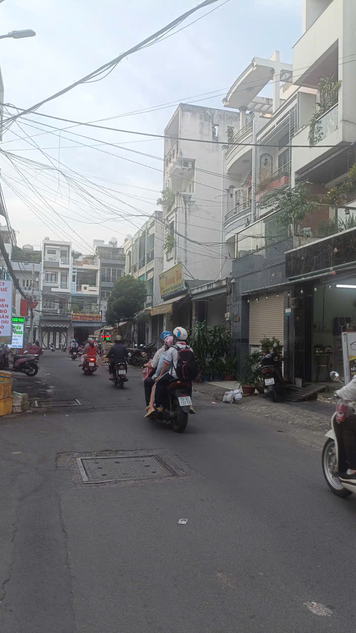 BÁN NHÀ,HẺM 36 KINH DƯƠNG VƯƠNG,P.13 (3.5m x 7m x 3 TẦNG) 4.65 TỶ TL