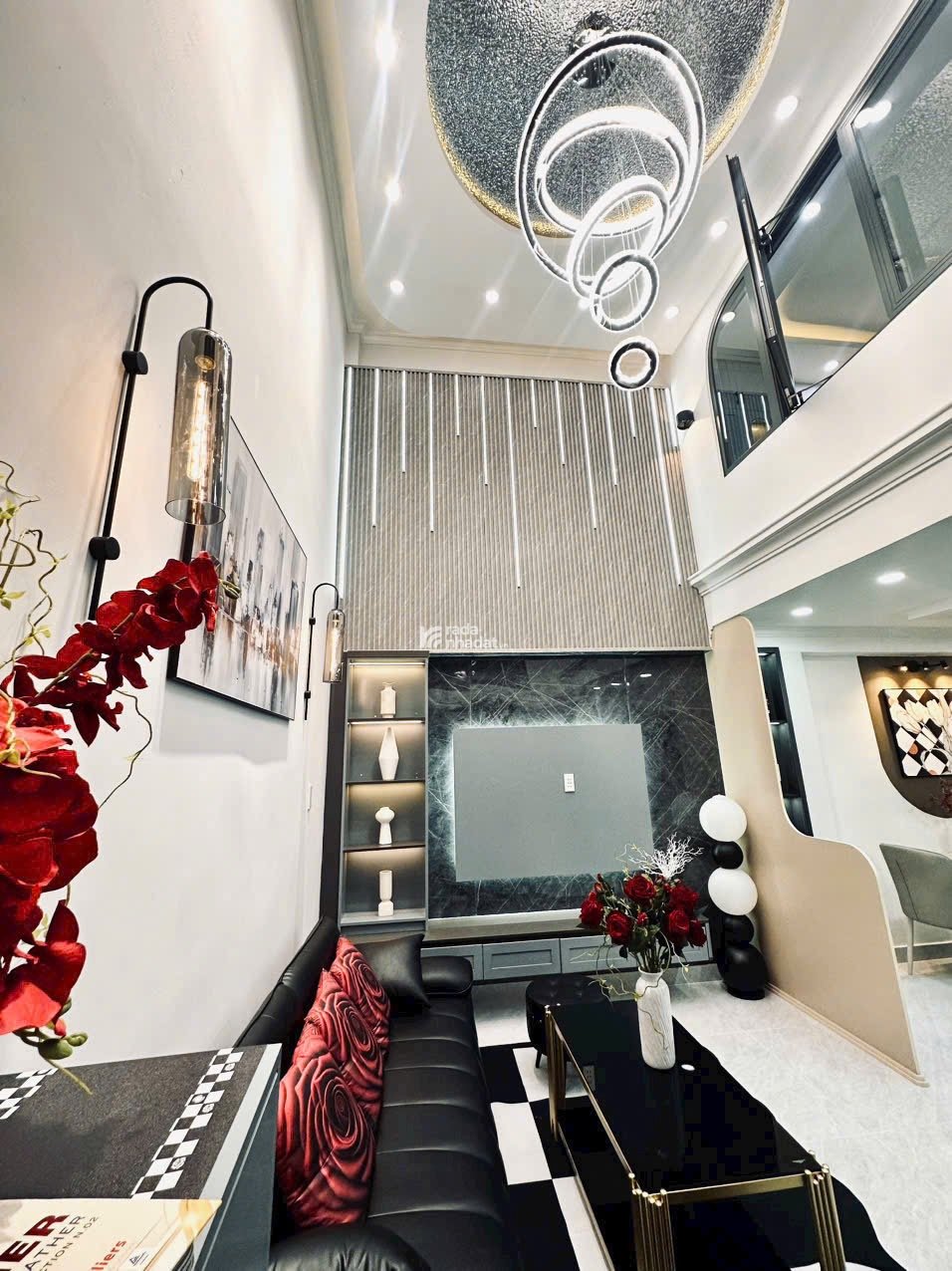 BÁN NHÀ HOÀNG HOA THÁM  41M NHÀ 3PN GIÁ CHỈ 7.38 TỶ