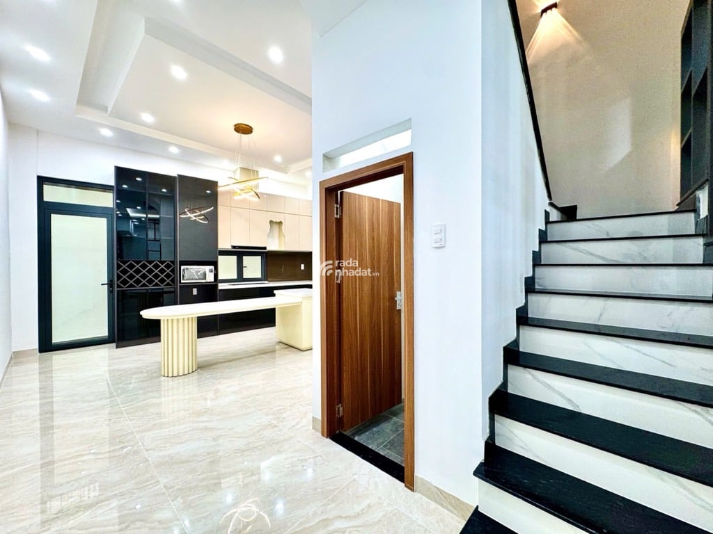 HẺM XE HƠI NGUYỄN THƯỢNG HIỀN, BÌNH THẠNH, 4 TẦNG CÓ KC Ở NGAY. GIẢM 350TR CHỈ 12T 