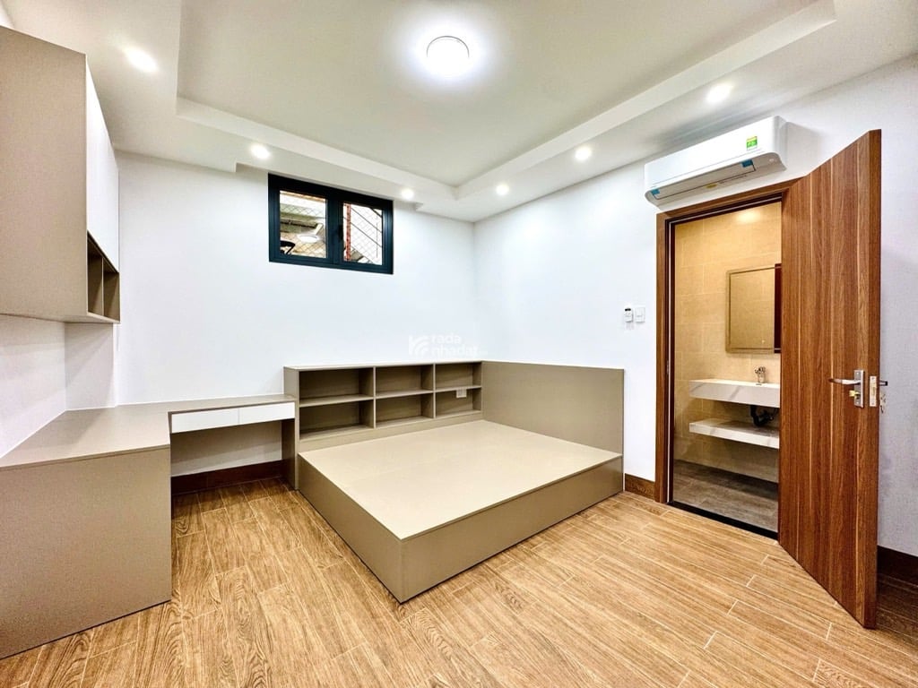 HẺM XE HƠI NGUYỄN THƯỢNG HIỀN, BÌNH THẠNH, 4 TẦNG CÓ KC Ở NGAY. GIẢM 350TR CHỈ 12T 