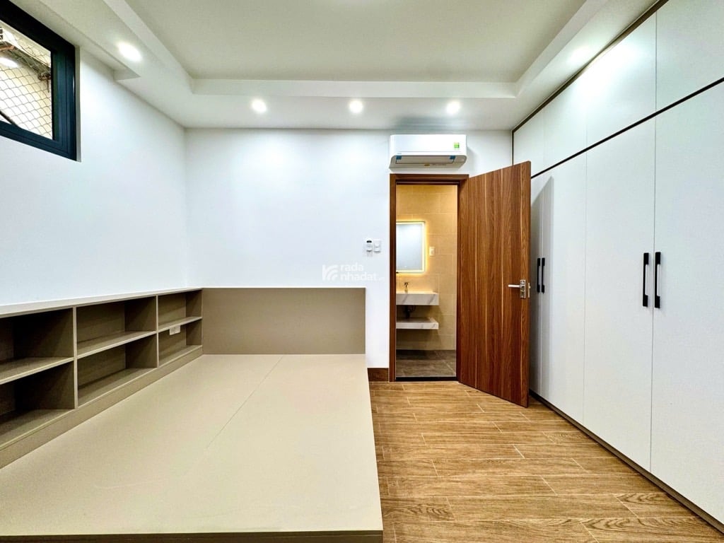 HẺM XE HƠI NGUYỄN THƯỢNG HIỀN, BÌNH THẠNH, 4 TẦNG CÓ KC Ở NGAY. GIẢM 350TR CHỈ 12T 