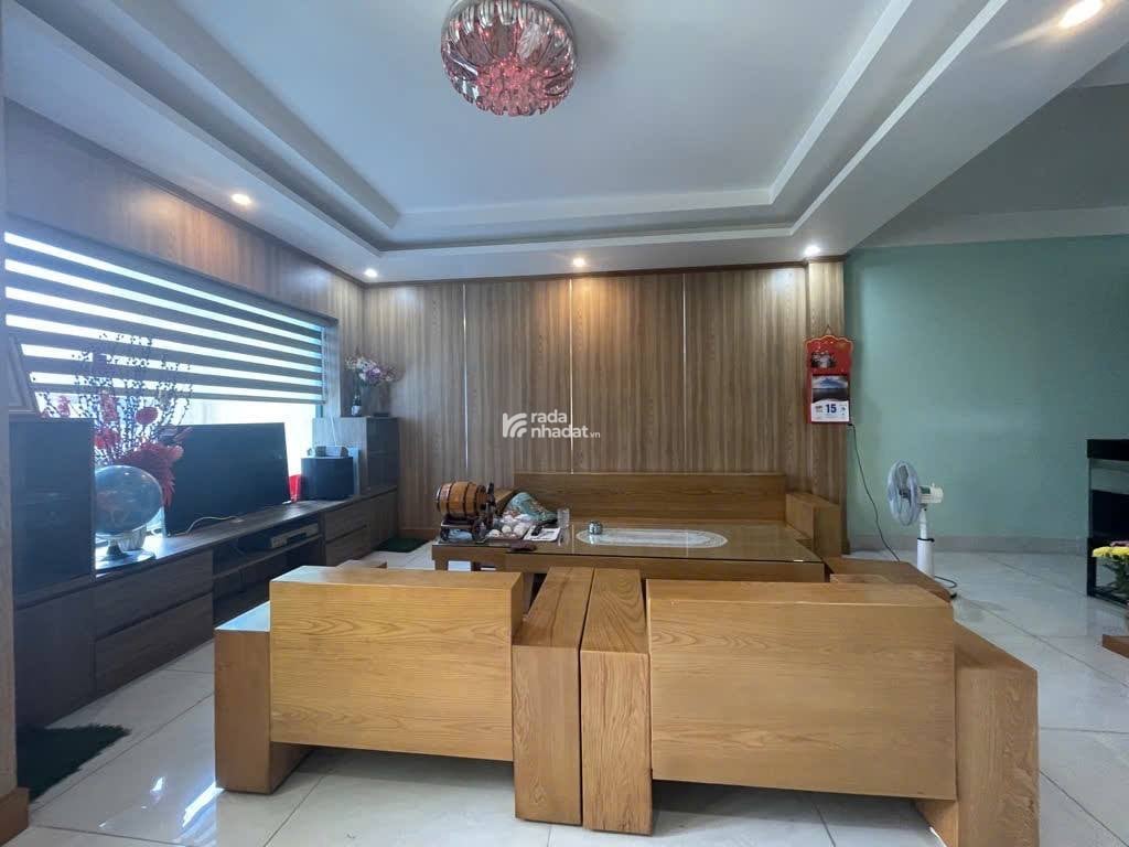 Bán Nhà 4 Tầng, 90m2 Có Gara đậu xe hơi, Phước Long B Q9. Giá chỉ 9 Tỷ
