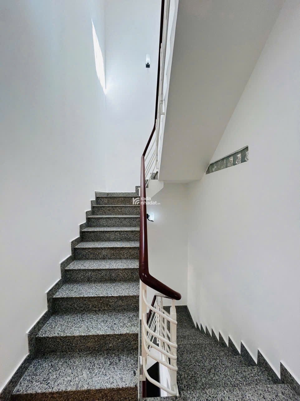 Bán gấp bán lỗ , Nguyễn Xí P26 Bình Thạnh,59m2, 2tỷ7 , 3 PN , sổ hồng riêng