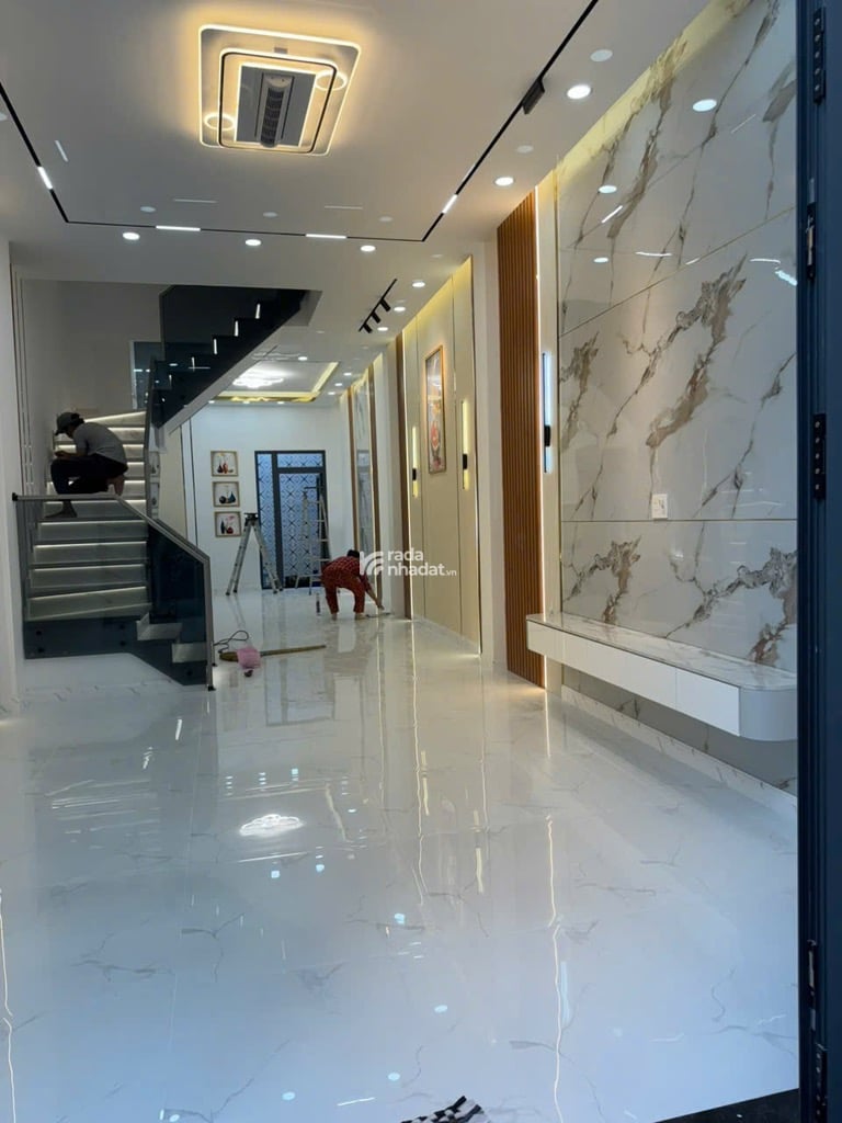 3 TẦNG ĐẸP LUNG LINH- HƯƠNG LỘ 2 -BÌNH TRỊ ĐÔNG A- BÌNH TÂN -DT: 4*17.5M- 5 TỶ 8