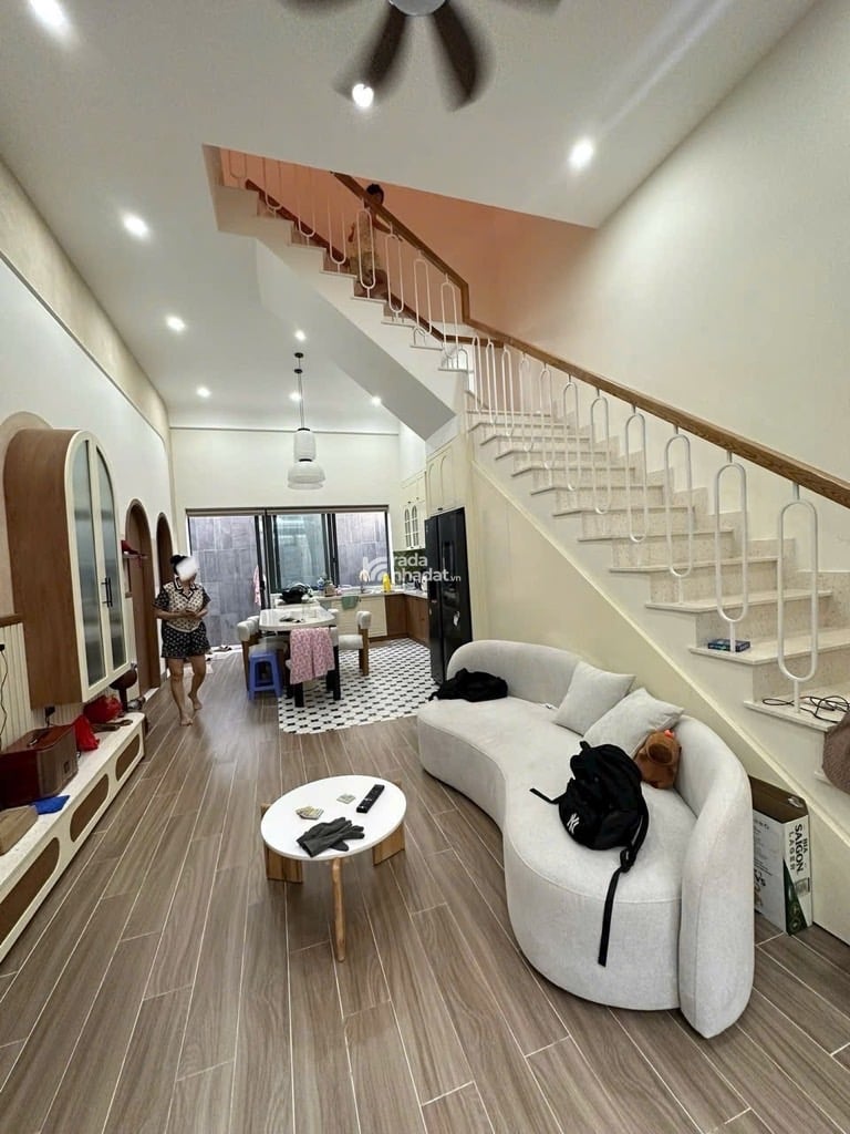 NHÀ MỚI ĐẸP Ở NGAY HẺM NHỰA 6m KHU PHÂN LÔ GẦN CC SUNVIEW 7,8X12 CHỈ 8,9 TỶ. 