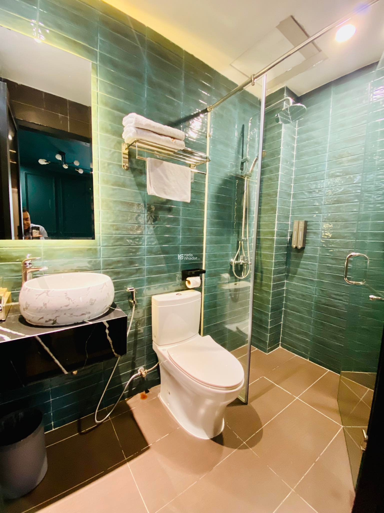 KHÁCH SẠN NGAY SÂN BAY TÂN SƠN NHẤT DÒNG TIỀN 300TR/THÁNG - GẤP BÁN GIẢM MẠNH 4.5 TỶ