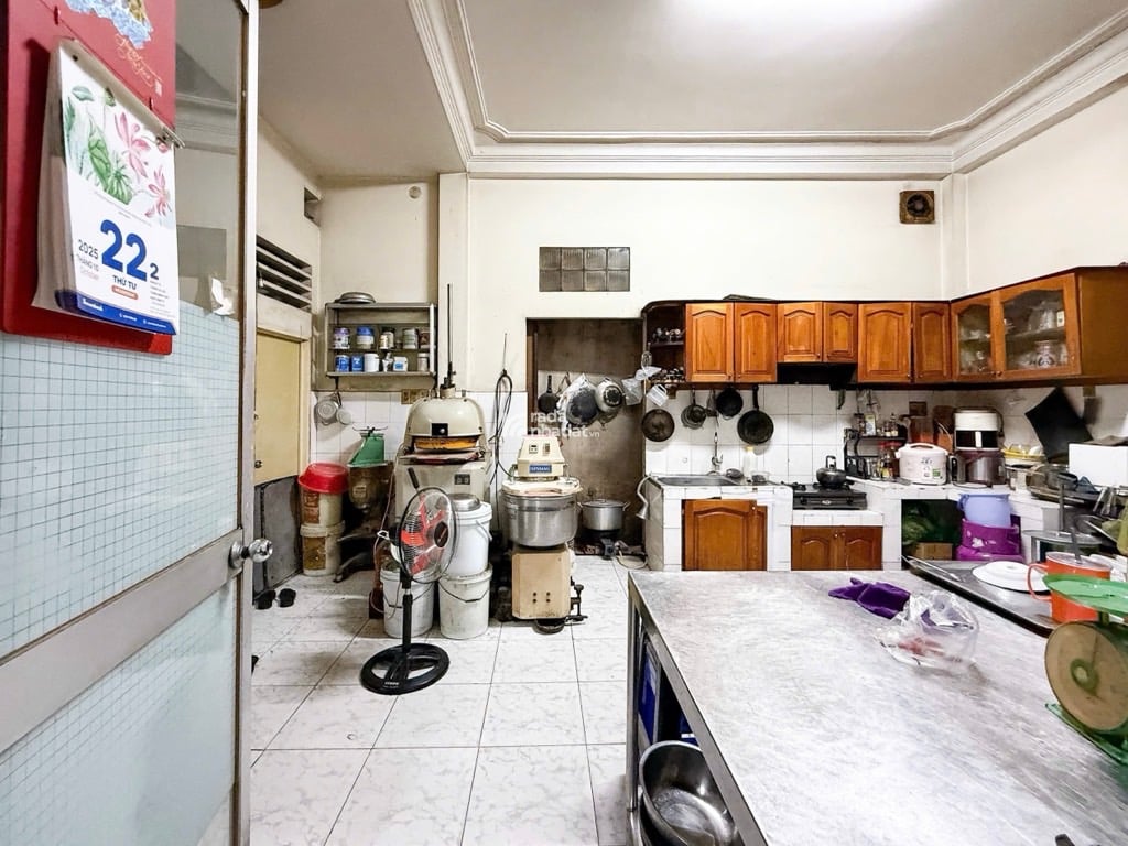 Bán nhà Phú Nhuận, bán nhà mặt tiền 12 x 10 x 4 tầng , nhiều phương án kinh doanh cho thuê tốt