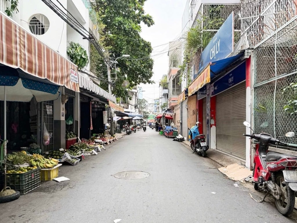 Bán nhà Phú Nhuận, bán nhà mặt tiền 12 x 10 x 4 tầng , nhiều phương án kinh doanh cho thuê tốt