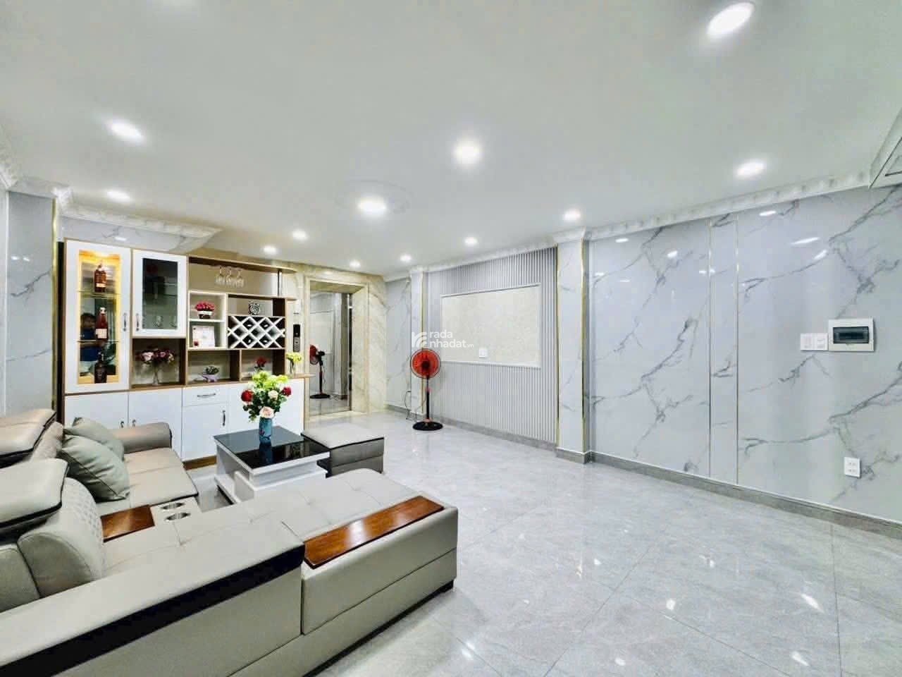 Siêu phẩm 56m2 đầy tiện nghi đường Lê Quốc Hưng Quận 4, SHR giá 3 tỷ 630 TL