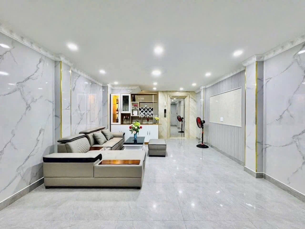 Siêu phẩm 56m2 đầy tiện nghi đường Lê Quốc Hưng Quận 4, SHR giá 3 tỷ 630 TL