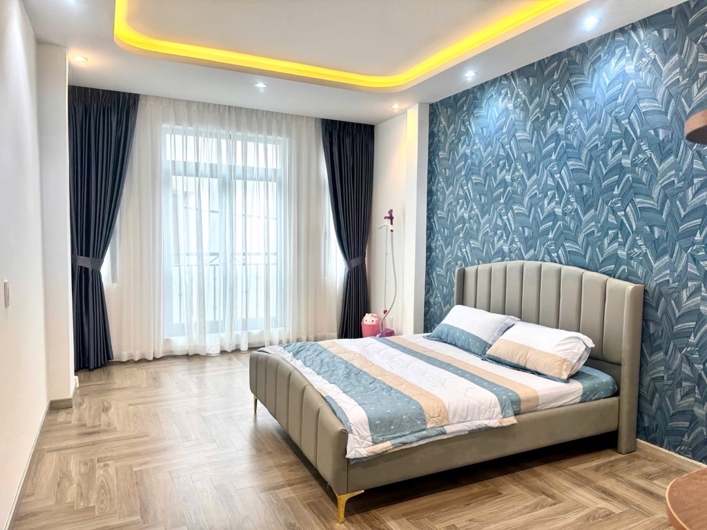 LÊ HỒNG PHONG - QUẬN 10 - NHÀ MỚI ĐẸP LUNG LINH - TẶNG NỘI THẤT CAO CẤP - XÁCH VA LI VÀO Ở NGAY. 