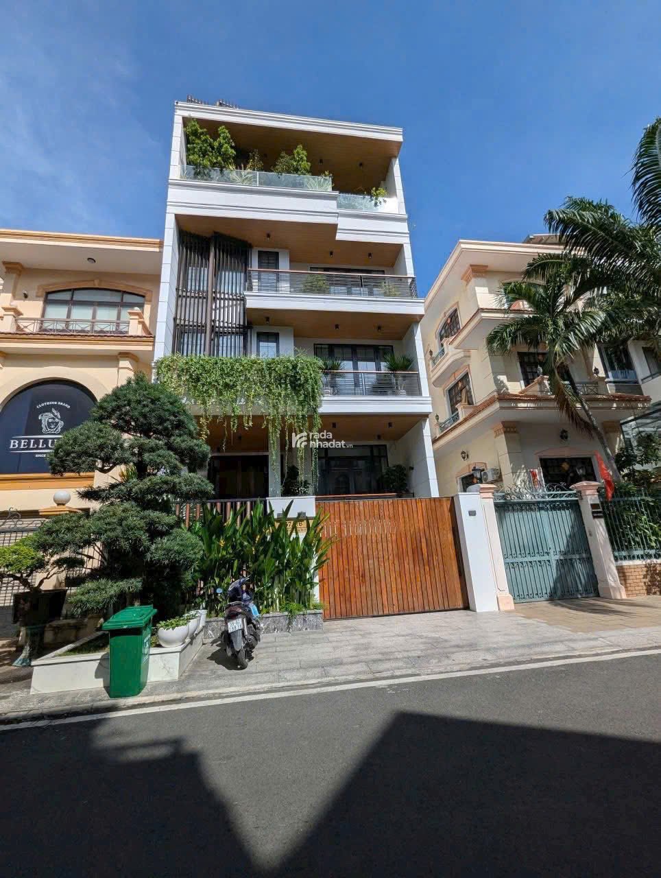 70 tỷ! Bán nhà khu Compound Vip Đ. Nguyễn Trọng Tuyển, Q. TB  8x20m  hầm 4 tầng.
