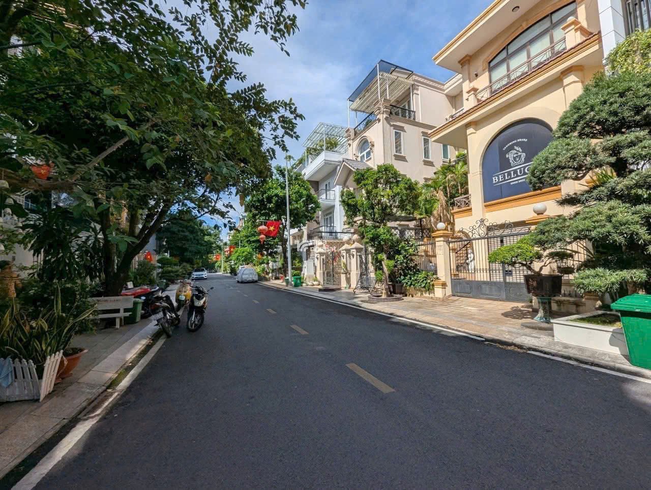 70 tỷ! Bán nhà khu Compound Vip Đ. Nguyễn Trọng Tuyển, Q. TB  8x20m  hầm 4 tầng.