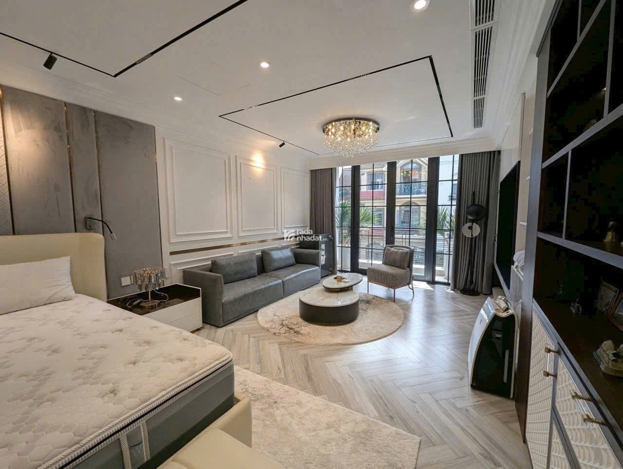 70 tỷ! Bán nhà khu Compound Vip Đ. Nguyễn Trọng Tuyển, Q. TB  8x20m  hầm 4 tầng.