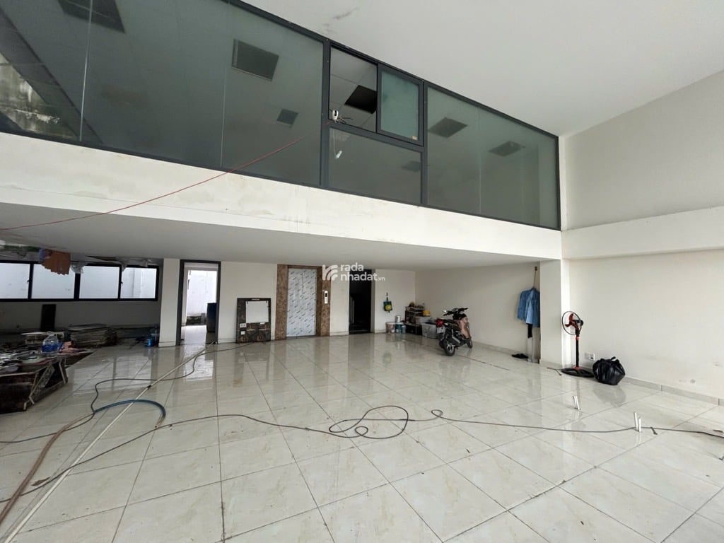 NHÀ VĂN PHÒNG 6 TẦNG - HẺM XE HƠI THÔNG 8m - XE HƠI ĐẬU TRONG HẦM - THUẬN TIỆN MỞ VĂN PHÒNG CTY