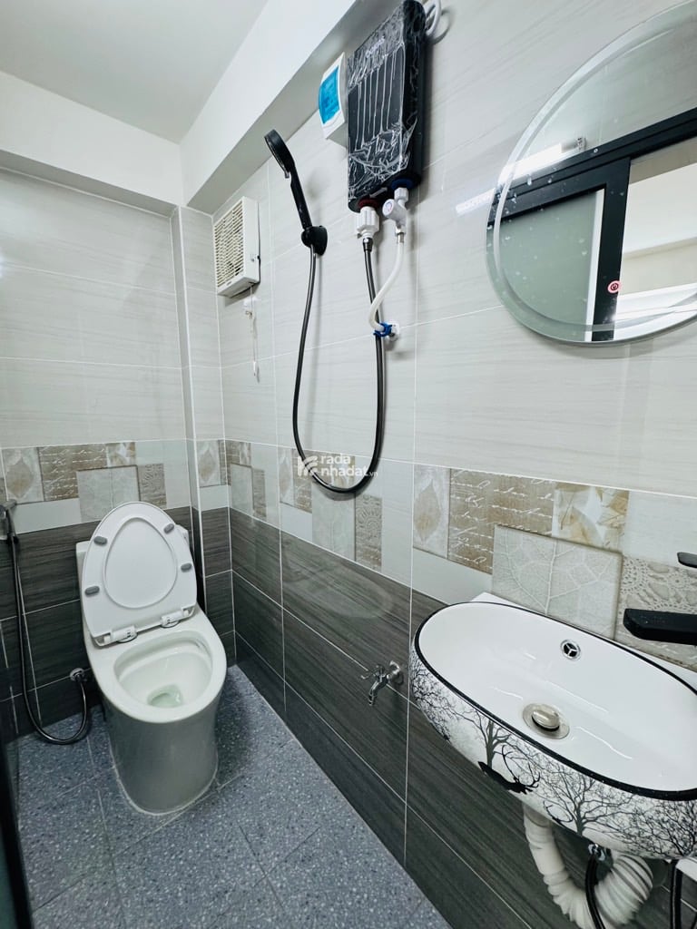 KHU PHAN XÍCH LONG  VẠN KIẾP, PHÚ NHUẬN - 4 TẦNG, 3 PN, 3 WC - HẺM TRƯỚC NHÀ 5M - FULL NỘI THẤT