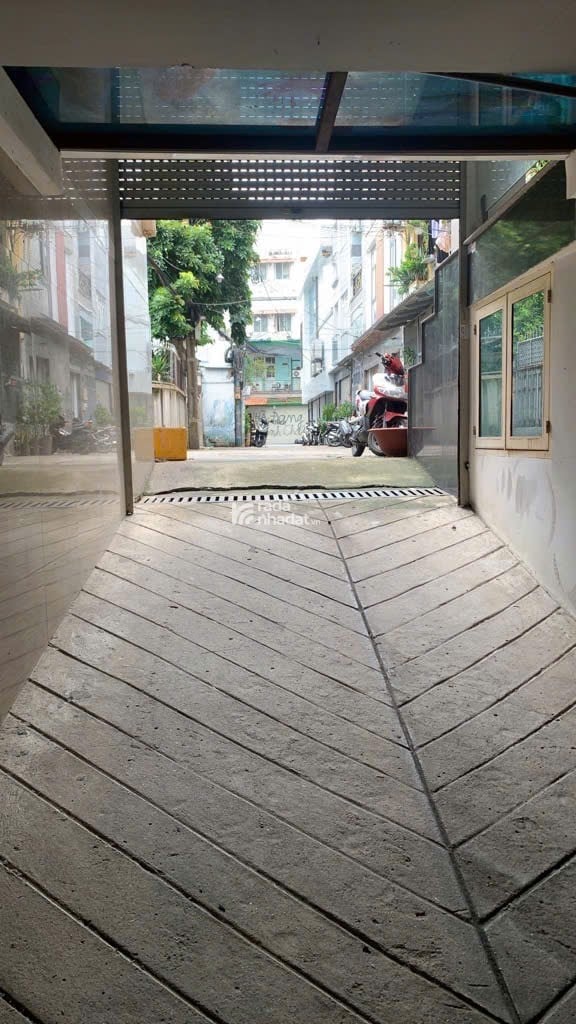 NHÀ 6 TẦNG - 192M2 -NGANG 10M - GẦN CHỢ PHẠM & SÂN BAY