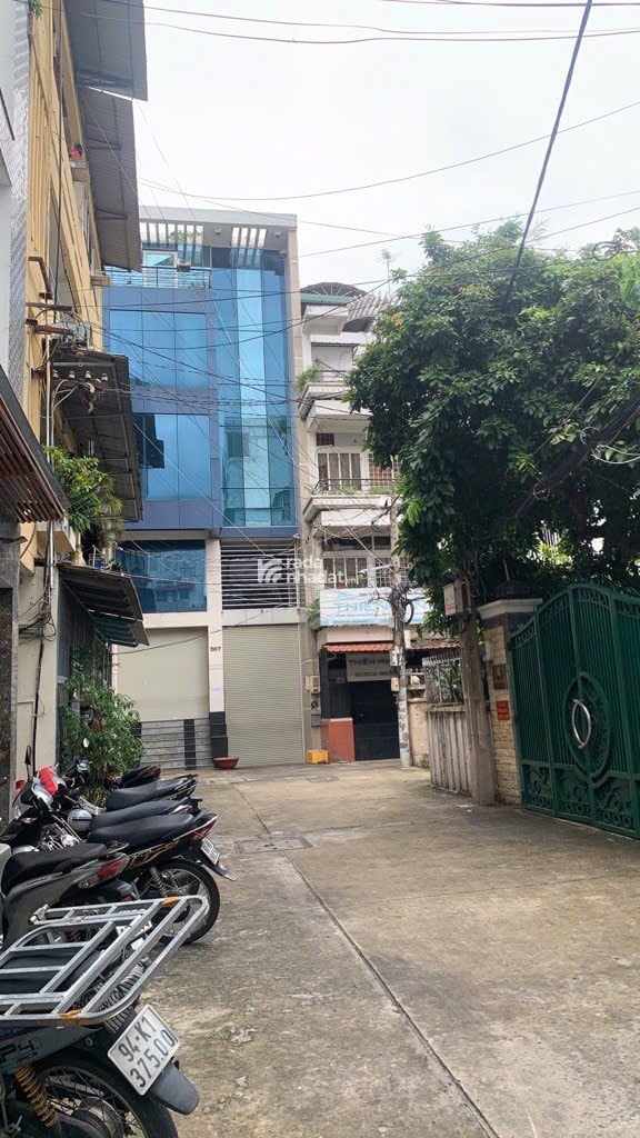 NHÀ 6 TẦNG - 192M2 -NGANG 10M - GẦN CHỢ PHẠM & SÂN BAY