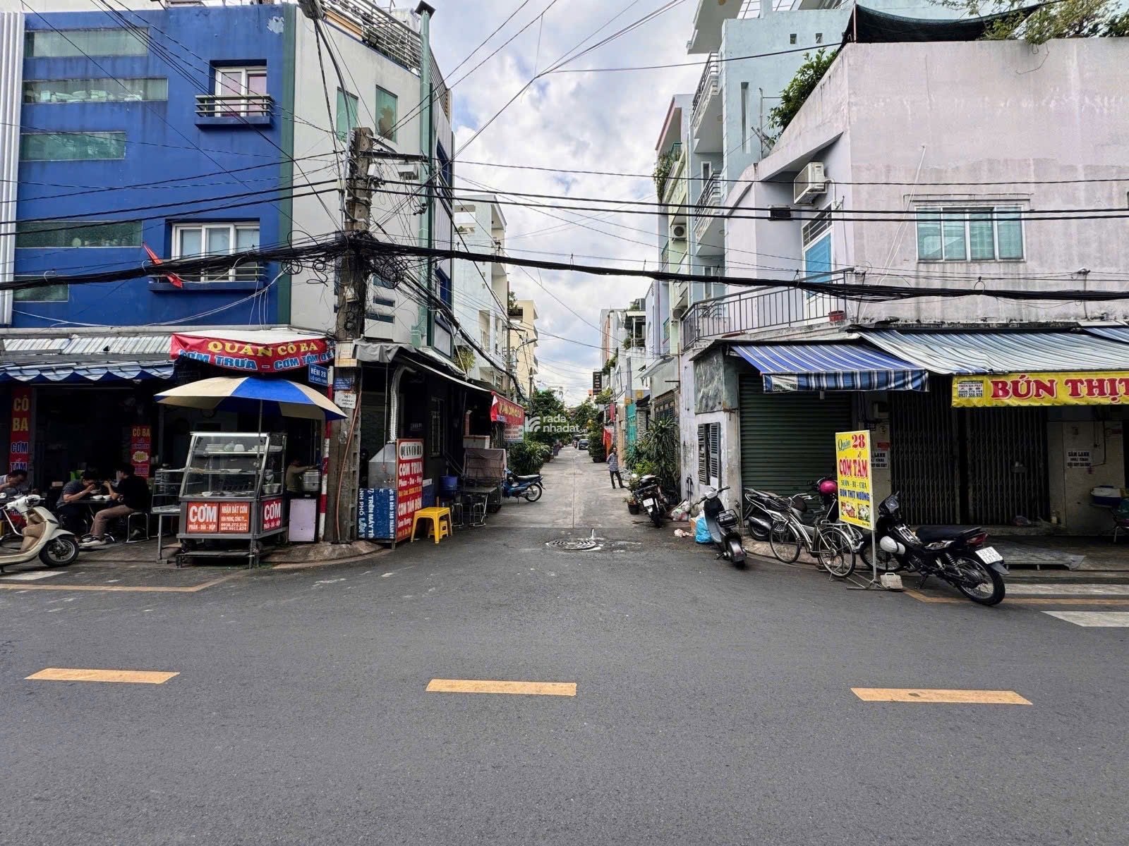 HẺM 5M Ô TÔ NGUYỄN NHỮ LÃM - KHU PHỐ ẨM THỰC TÂN PHÚ NHÀ KIÊN CỐ 