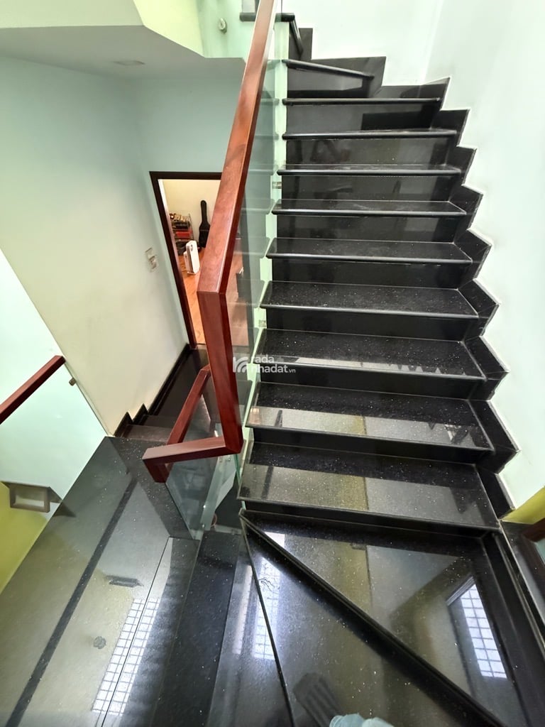 Bán nhà gần lê trọng tấn phạm đăng giảng