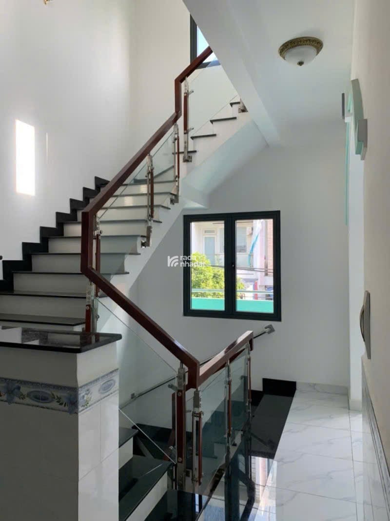 Nhà 3 tầng đẹp hẻm 256 Phan Huy Ích ngang 7m 170m2 sát Tân Bình GẤP BÁN chỉ 16.7 tỷ.