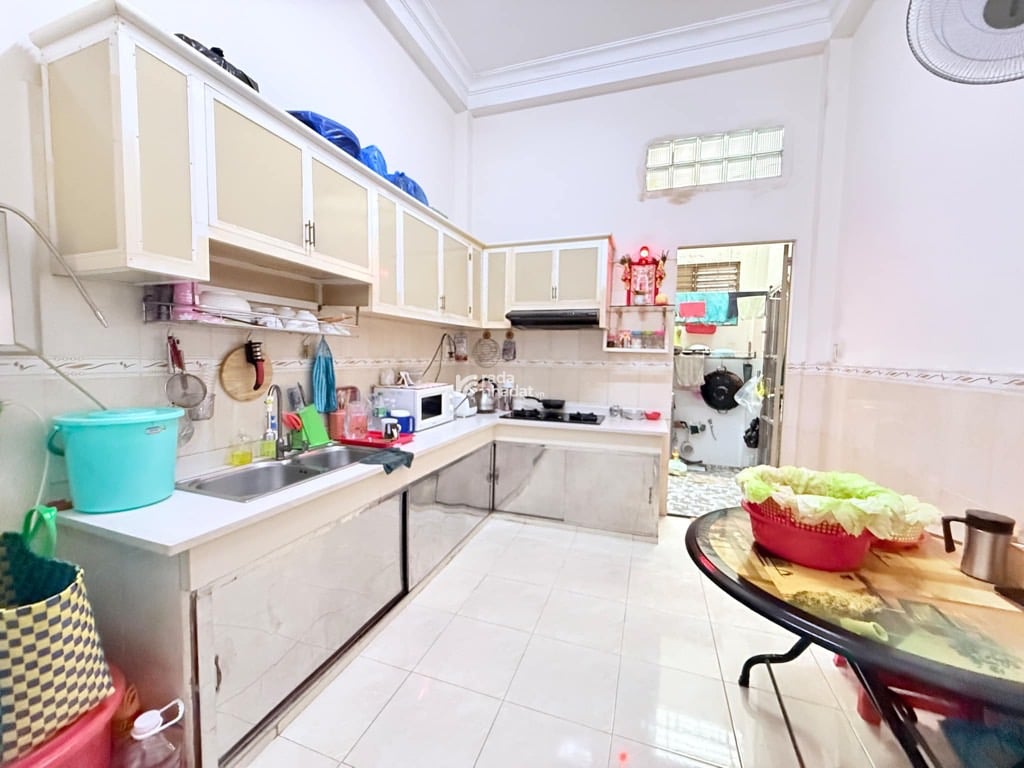 Nhà Đường Nguyễn Trọng Tuyển Phú Nhuận, rất nên mua.