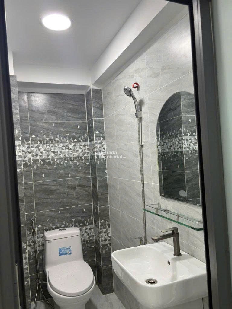 Bán nhà HXH tại đường Tô Hiến Thành Q10 dt( 3,5 x 19m) giá 14 tỷ