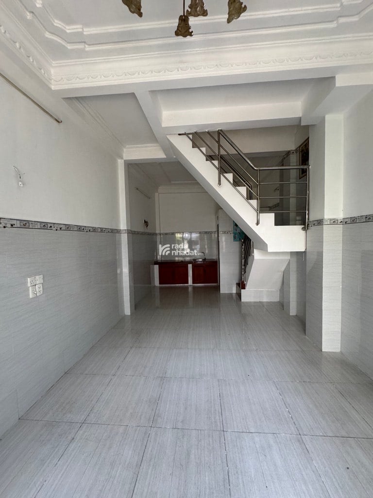 Chốt gấp, Nhỉnh 3 TỶ, SÁT VÁCH TÊN LỬA ,Nhà mới đẹp, Vị trí vàng, Xách vali vào ở ngay!