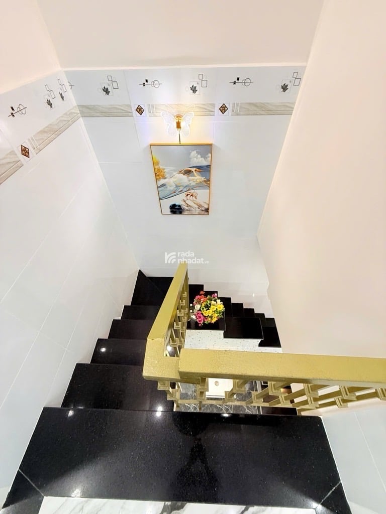 SIÊU PHẨM NHÀ ĐẸP HXH GẦN SÂN BAY, 45M2, 2 TẦNG  3PN(1PN DƯỚI ĐẤT), LÔ GÓC KHÔNG LG VÀ QH, NỞ HẬU H