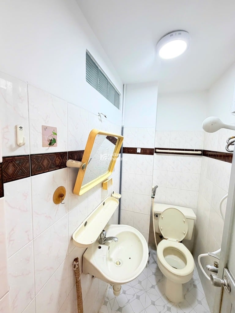 NHÀ 4 TẦNG LÝ THÁI TỔ Q10, GẦN MẶT TIỀN, HẺM RỘNG, SHR HOÀN CÔNG ĐỦ,  GIÁ CHỈ 8,9 TỶ