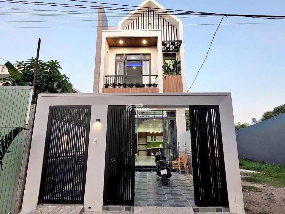 Nhà lầu 100m2 hướng Đông Nam  2 tỷ  ngay KDC Lavender Tp Biên Hòa - SHR