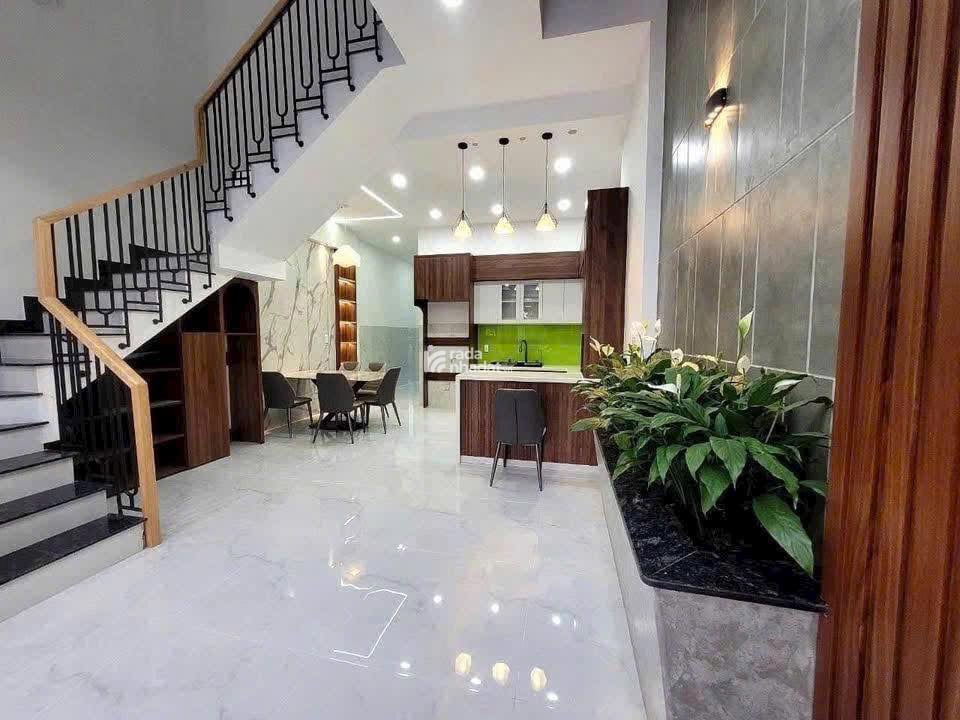 Nhà lầu 100m2 hướng Đông Nam  2 tỷ  ngay KDC Lavender Tp Biên Hòa - SHR