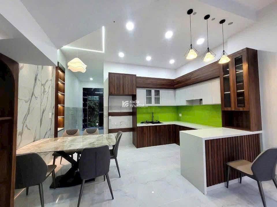 Nhà lầu 100m2 hướng Đông Nam  2 tỷ  ngay KDC Lavender Tp Biên Hòa - SHR