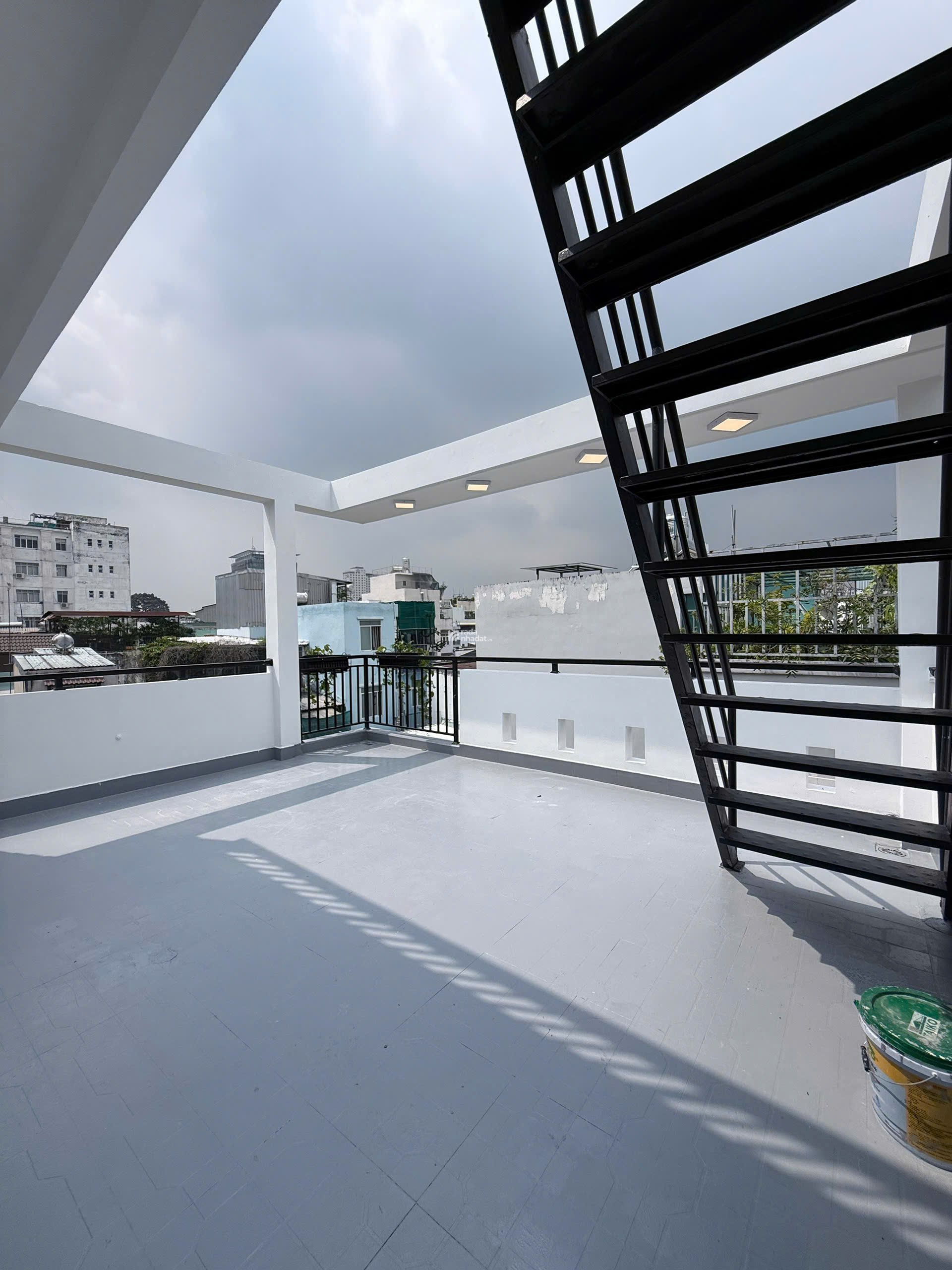 Giảm 2 tỷ - Bán nhà hẻm 3.5m đường Lê Hồng Phong quận 10