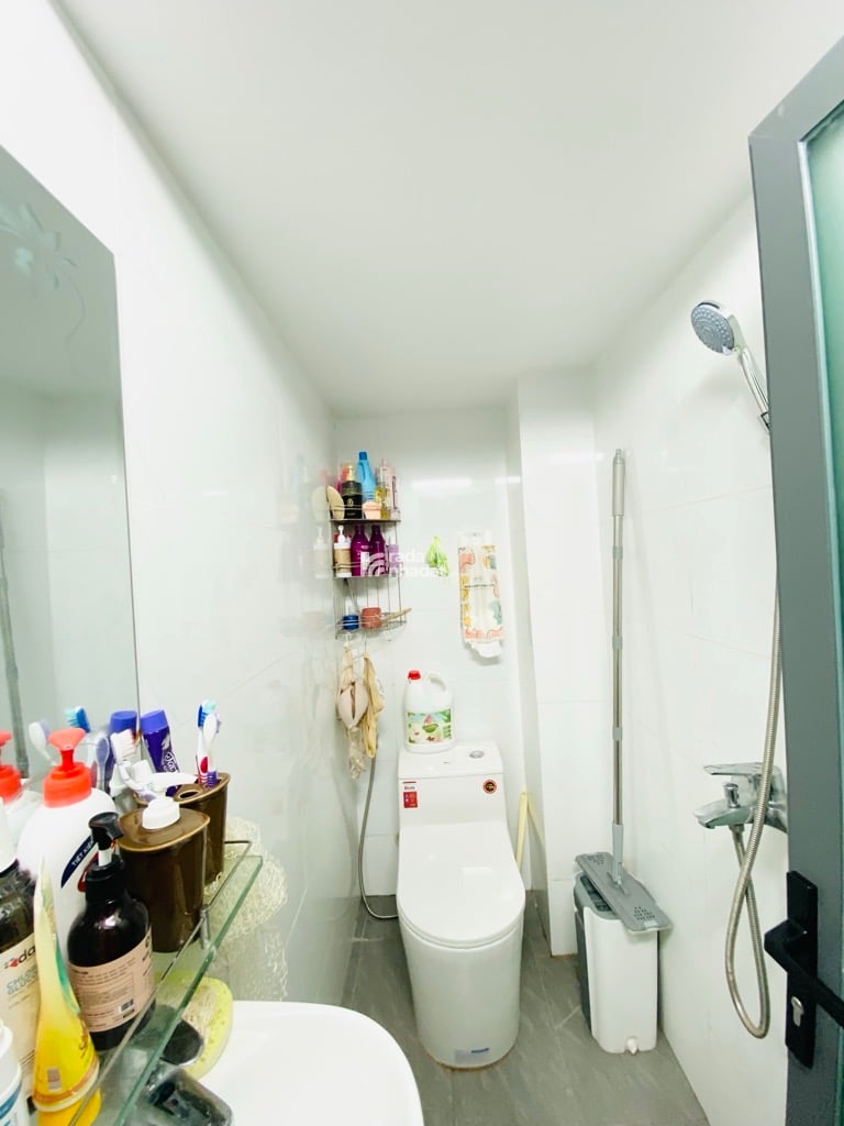 Bán nhà mặt tiền Nguyễn Đình Chính, dòng tiền sẵn có 50tr, ở ngay. 