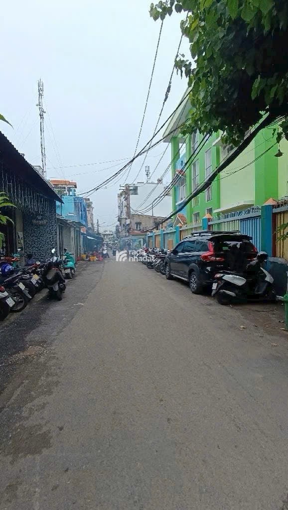 Nhà Cấp 4 – Hẻm Xe Tải – Ngang Khủng 8m – Gần Q1,Q5 – Giá tốt 