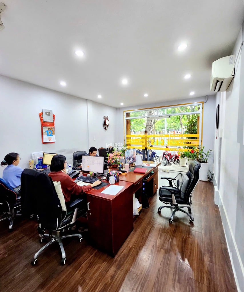 HÀNG HIỆU - MẶT TIỀN P. ĐA KAO QUẬN 1 - 64M2 (4x16M) A4 - 3 TẦNG - HĐ THUÊ 37 TRIỆU/ THÁNG (NĂM SAU